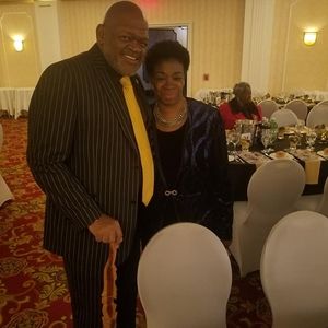 Meet your Posher, Zenola